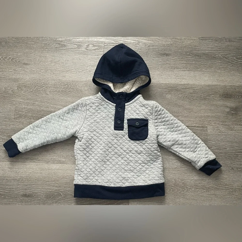 Old Navy Qulilted  Gray toddler Hoodie size XS (5)